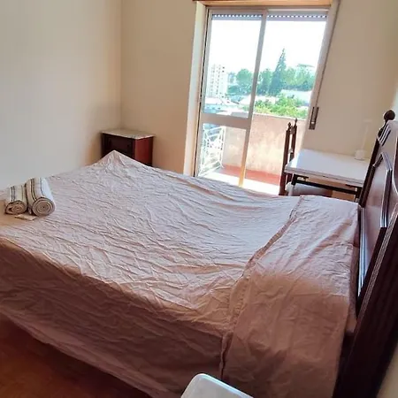 Séjour chez l'habitant Privado Com Varanda, Wi-fi, Linda Vista, Perto Da Ubi Covilhã